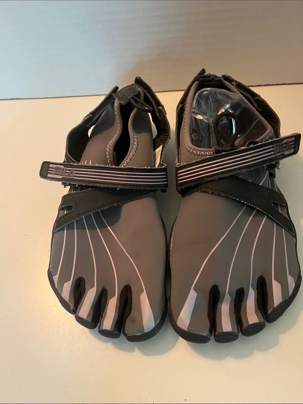 Fila Men's Gray Five-Toe Swim Shoes with Black Strap